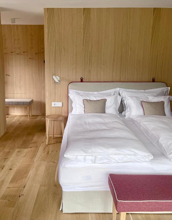 Surrounded By Green - Luxury Chalet At The Foot Of The Dolomites Apartamento La Villa  Exterior foto