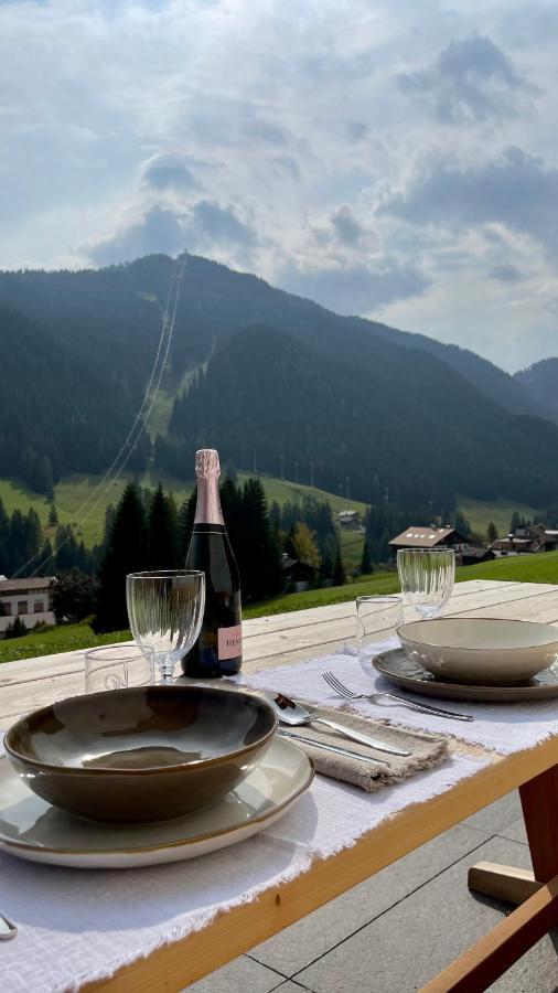 Surrounded By Green - Luxury Chalet At The Foot Of The Dolomites Apartamento La Villa  Exterior foto